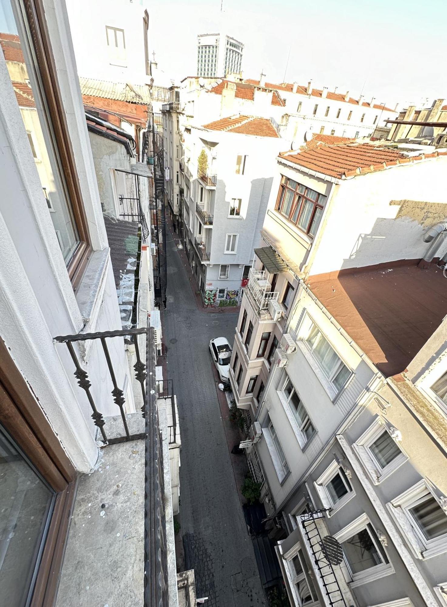 Taxim Alyon Suite Hotel - Istanbul — Photos 3