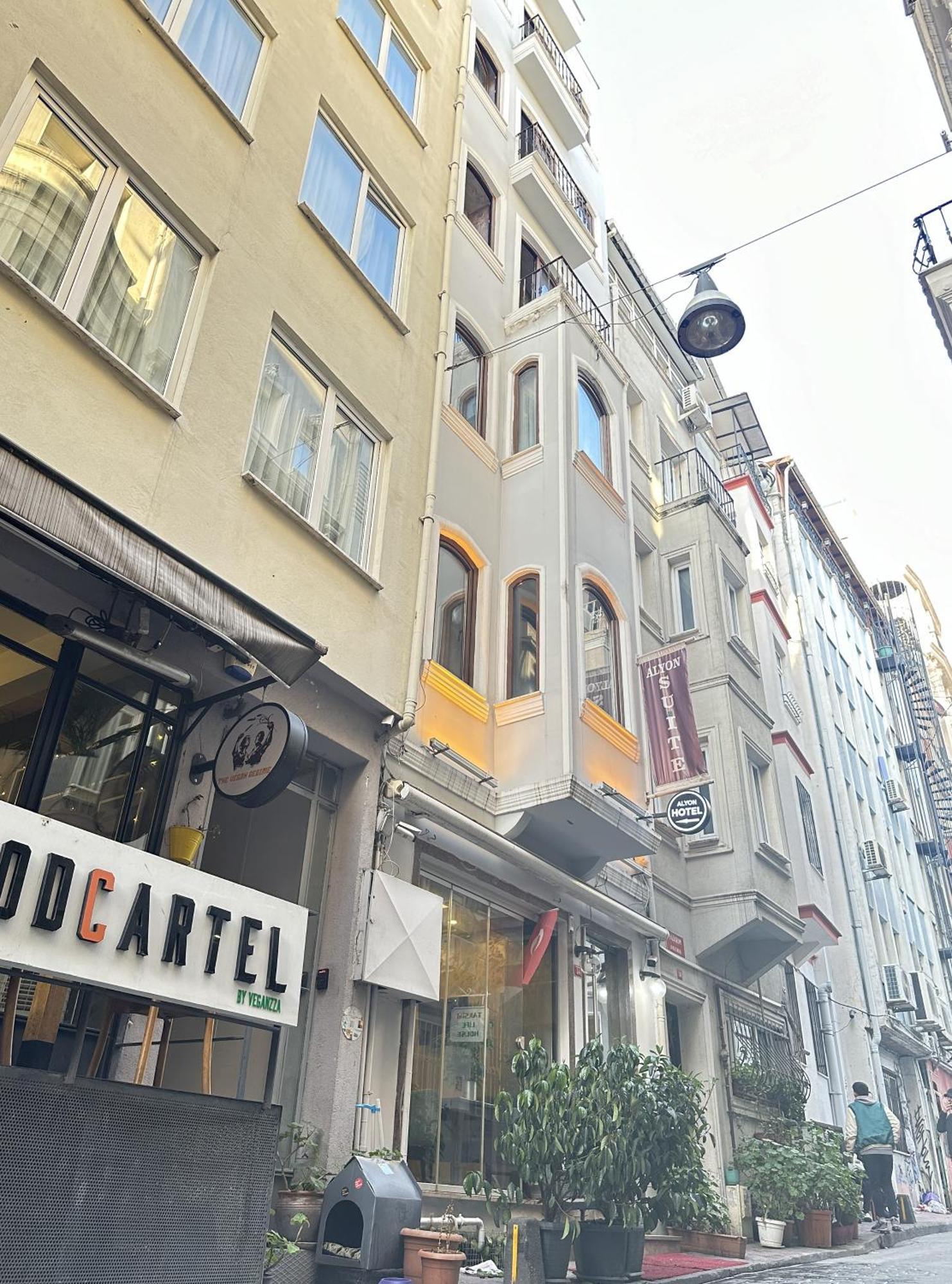 Taxim Alyon Suite Hotel - Istanbul — Photos 2